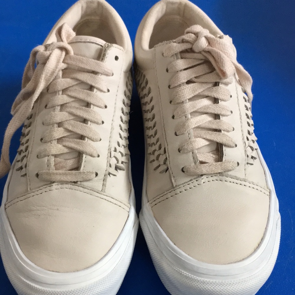 VANS LEATHER SNEAKER USE SIZE 8 SOME STAINS